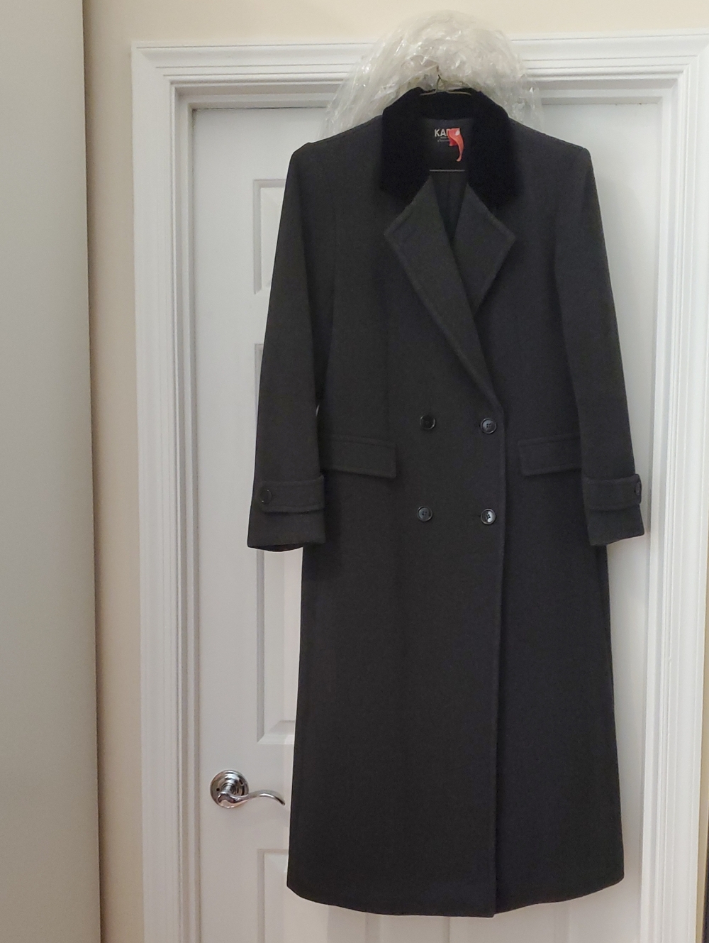 Karen Long Coat With Velvet Collar